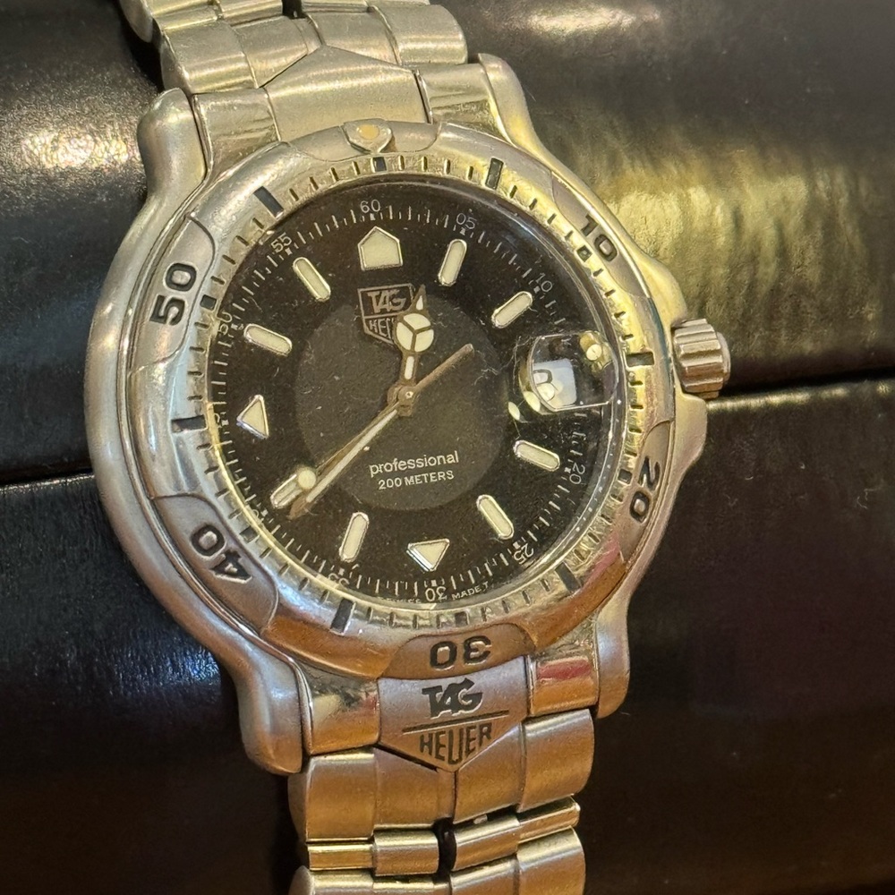 Tag Heuer 🖤🩶 Black Stainless Steel Quartz Watch - Picture 3 of 9